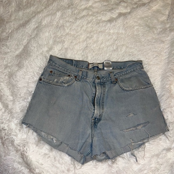 Levi’s 560 Light Wish Denim Cutoff Shorts size 33 - Picture 3 of 4